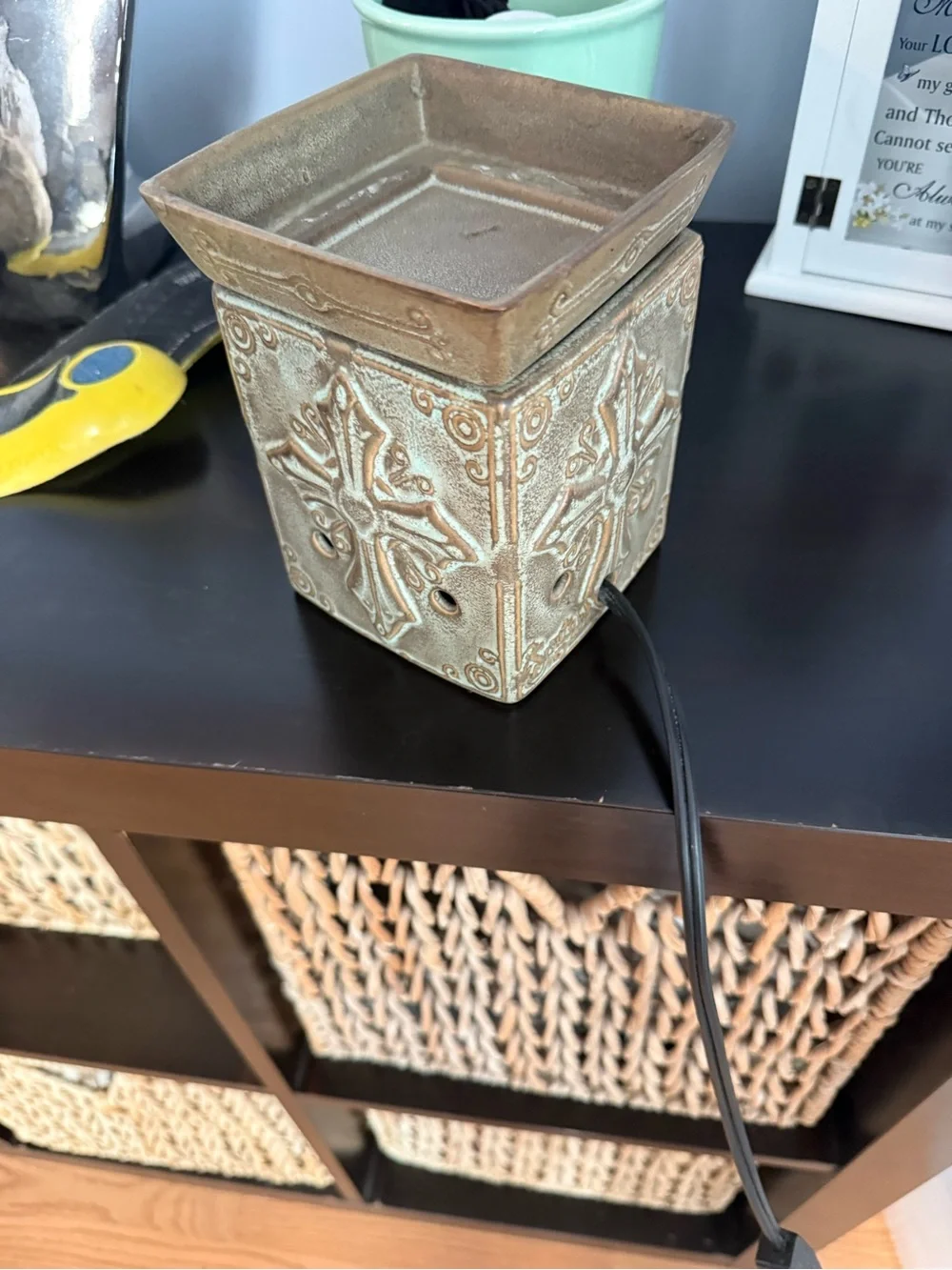 Scentsy decorative ceramic
